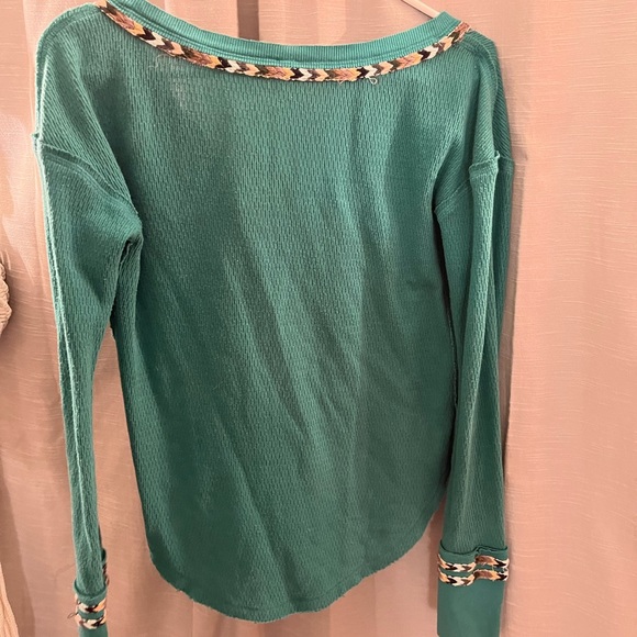 🔥SALE🔥 Free People S Green Rainbow Trim Henley Top Vintage Retro Super Sexy! - Picture 2 of 3